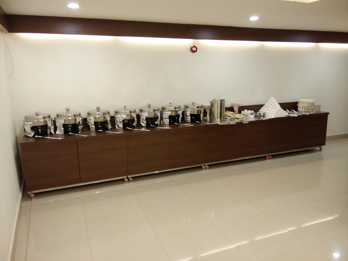 Morya Regency Hamidia Road Hotel Bhopal Bagian luar foto